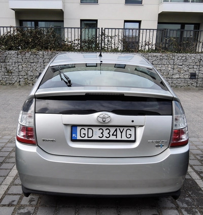 Toyota Prius cena 15400 przebieg: 299999, rok produkcji 2004 z Gdynia małe 106
